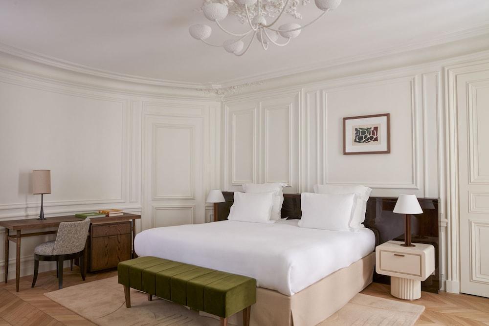 Maison Delano Paris - Tap to explore photos