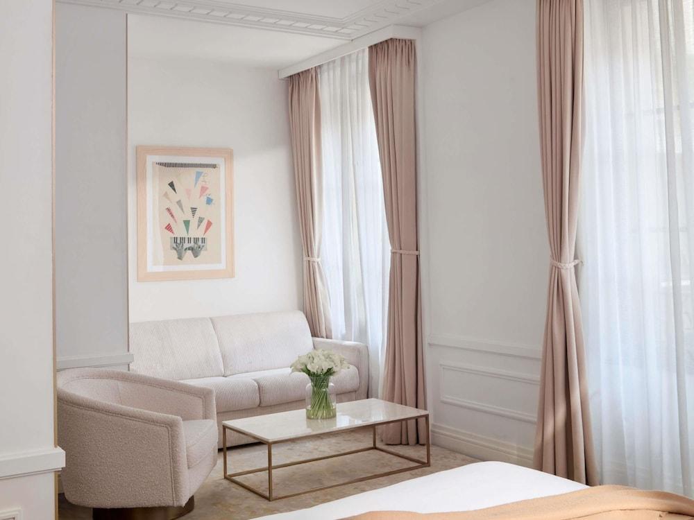 Maison Delano Paris - Tap to explore photos