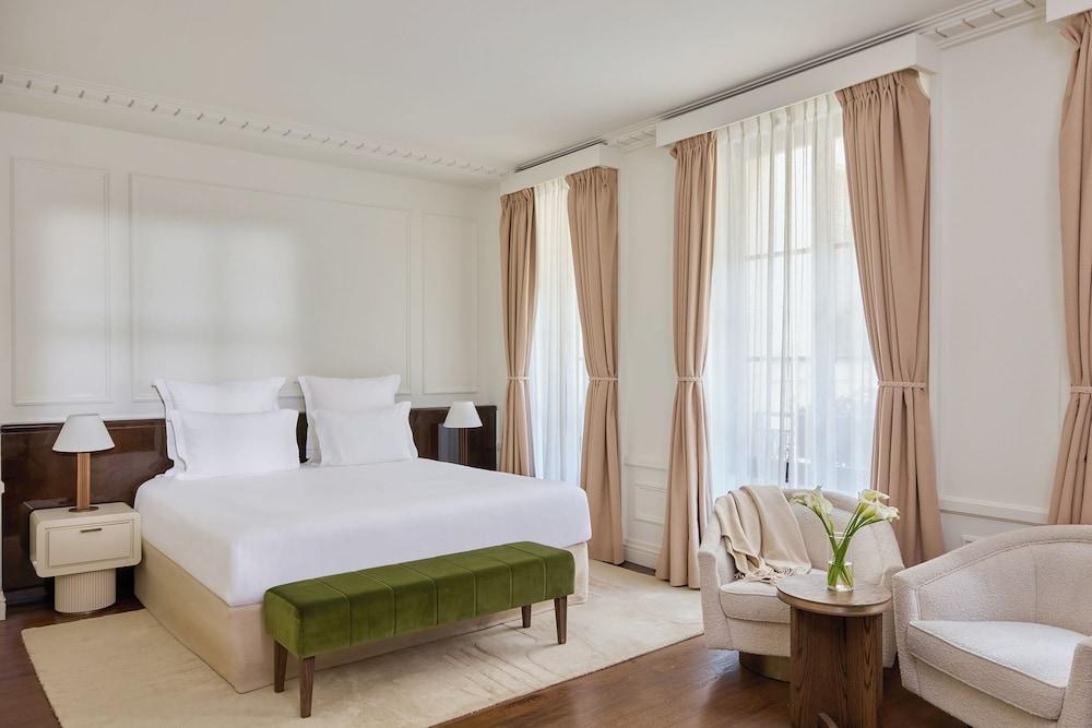 Maison Delano Paris - Tap to explore photos