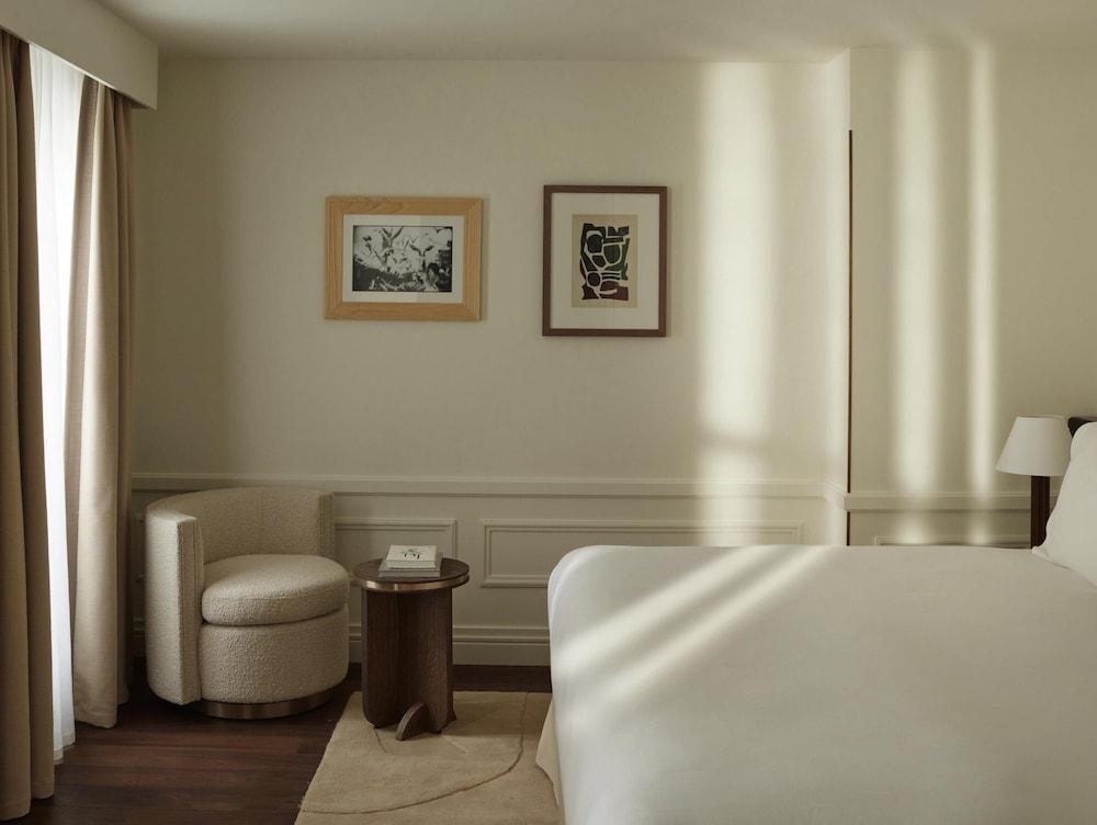 Maison Delano Paris Room Type - Deluxe Suite, 1 King Bed
