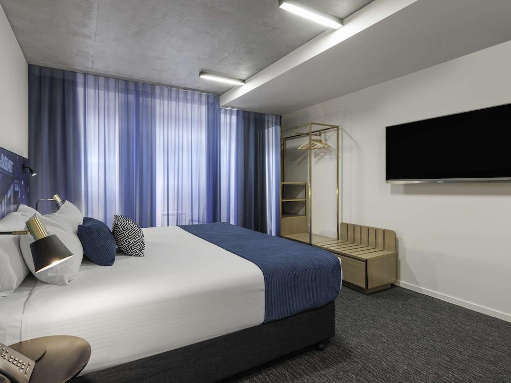 Mercure Melbourne St Kilda Road - Tap to explore photos