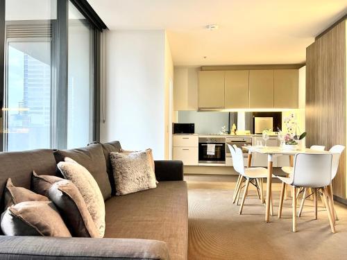 Readyset Apartments at Hudson - Tap to explore photos