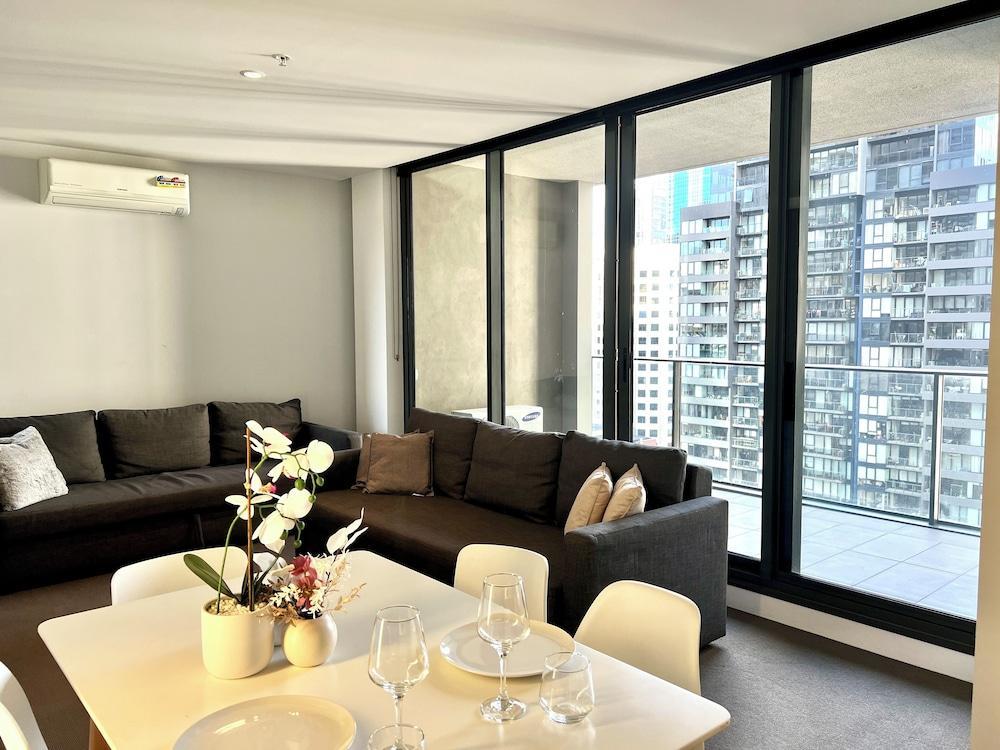 Readyset Apartments at Hudson Room Type - Premier Apartment Readyset Apartments at Hudson Room Type - Premier Apartment