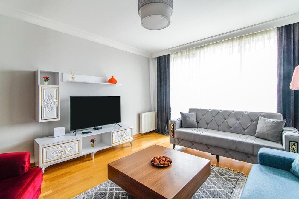 Bright and Centrally Located Flat in Sisli - Tap to explore photos