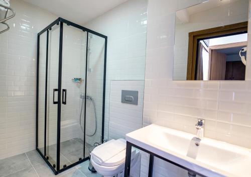 Cheers Vera Edition Hotel Room Type - Quadruple Room with Sea View Cheers Vera Edition Hotel Room Type - Quadruple Room with Sea View