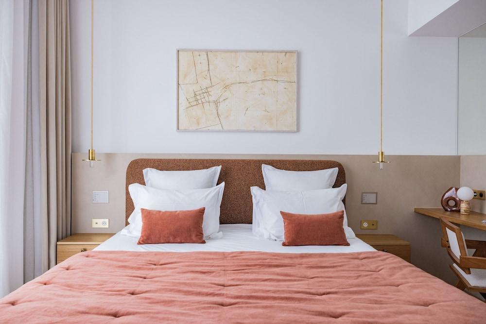 1.75 Paris La Source Room Type - Suite, Ensuite
