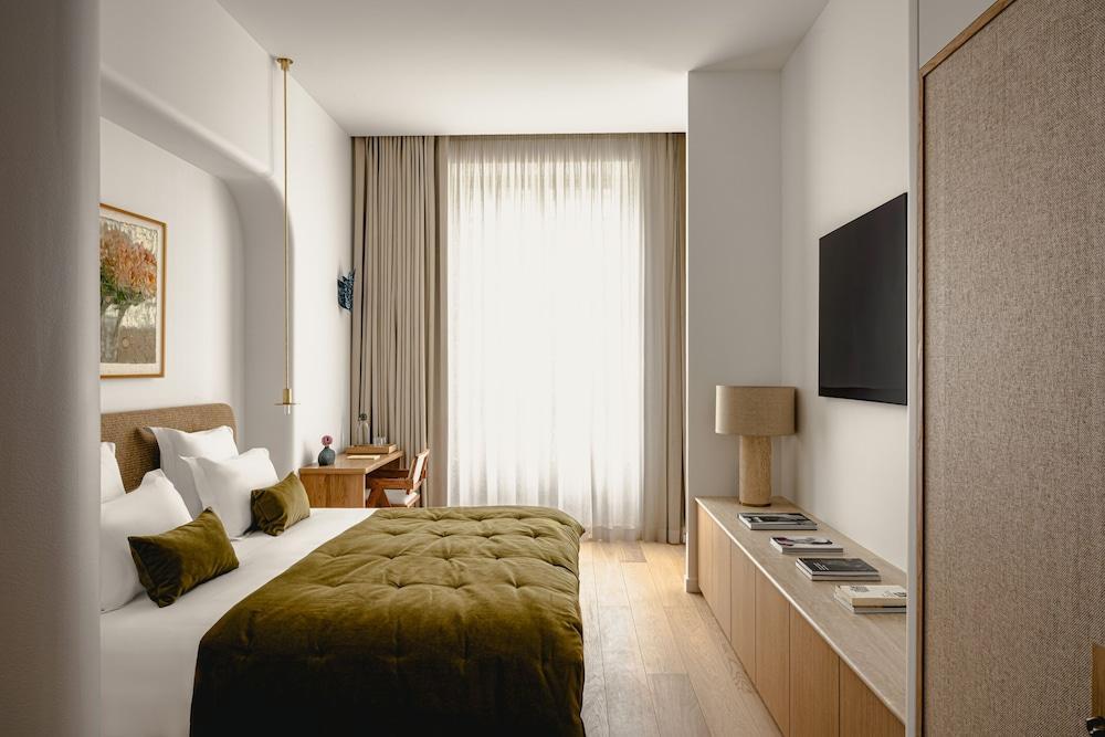 1.75 Paris La Source