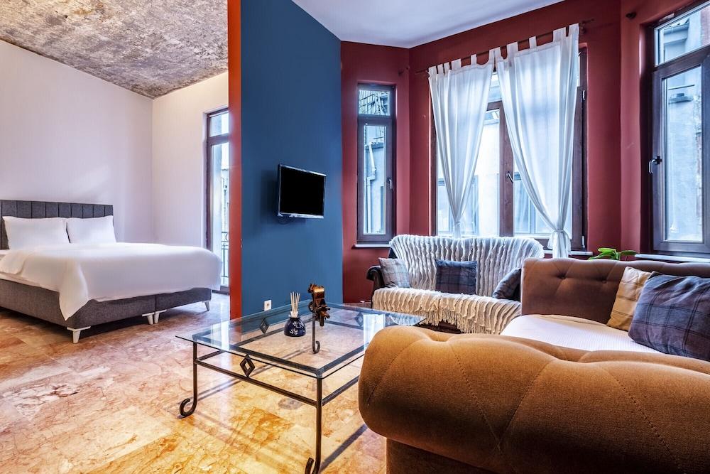 Dreamy Flat With Excellent Location in Beyoglu - Tap to explore photos