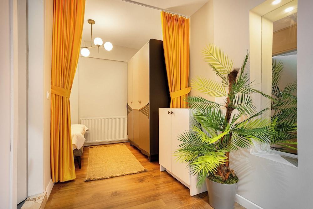 Port Galata Suites - Tap to explore photos