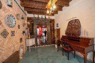 Taksim Antique Hotel - Tap to explore photos