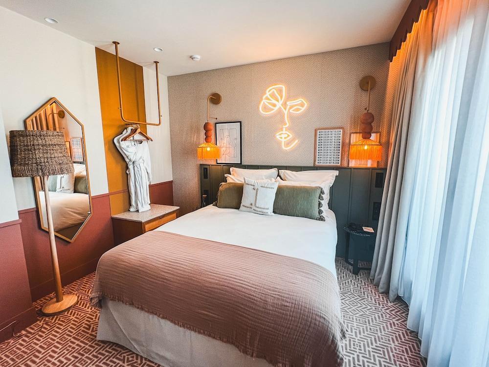 Bloom House Hotel & SPA Room Type - Superior Room, 1 Queen Bed, Balcony (Superior Room with balcony)
