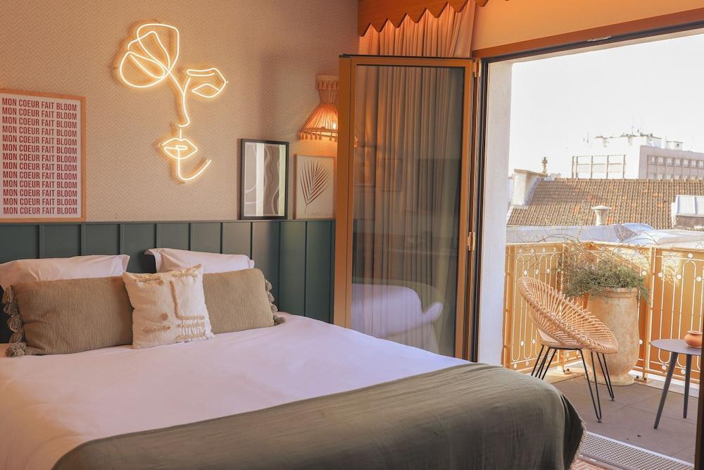 Bloom House Hotel & SPA Room Type - Superior Room, 1 Queen Bed (Superior with balcony Montmartre View)