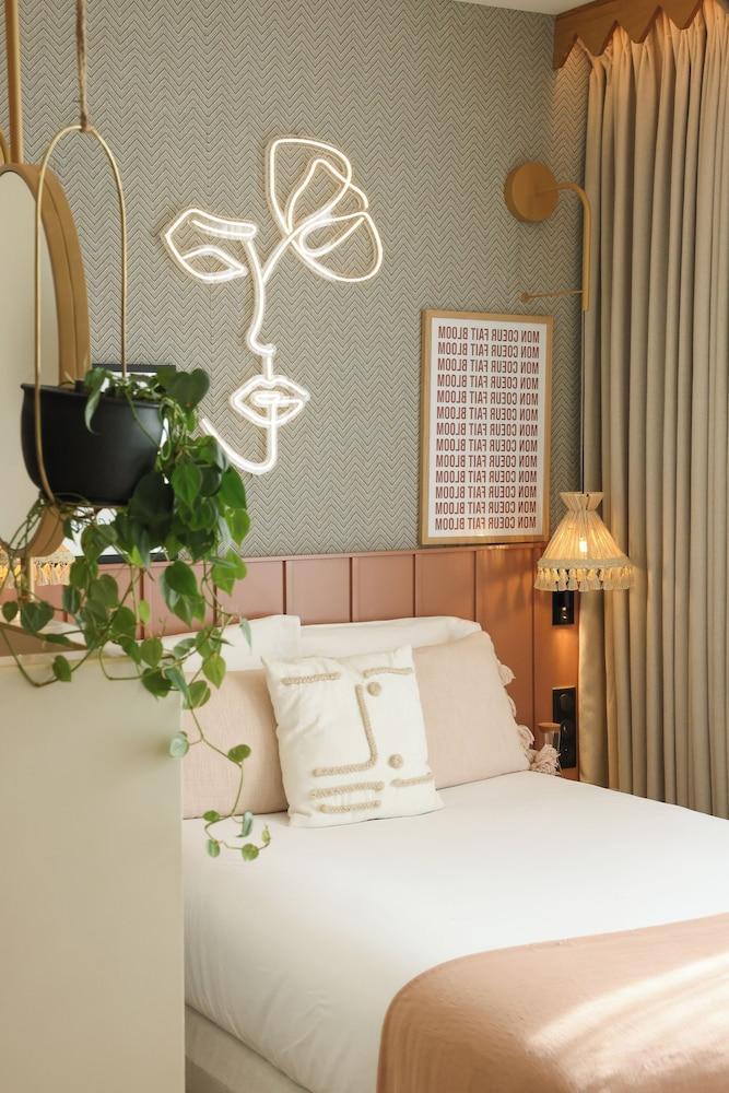 Bloom House Hotel & SPA Room Type - Standard Room, 1 Queen Bed (Classic Room) Bloom House Hotel & SPA Room Type - Standard Room, 1 Queen Bed (Classic Room)