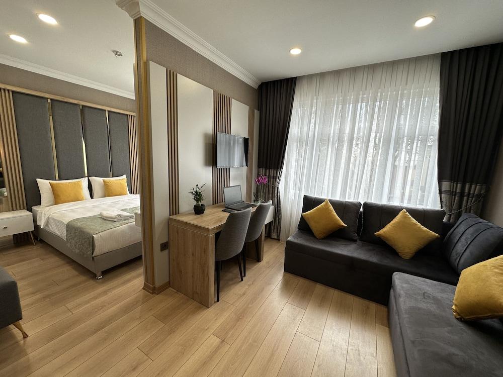 H&L Suites Room Type - Family Suite with Park View H&L Suites Room Type - Family Suite with Park View