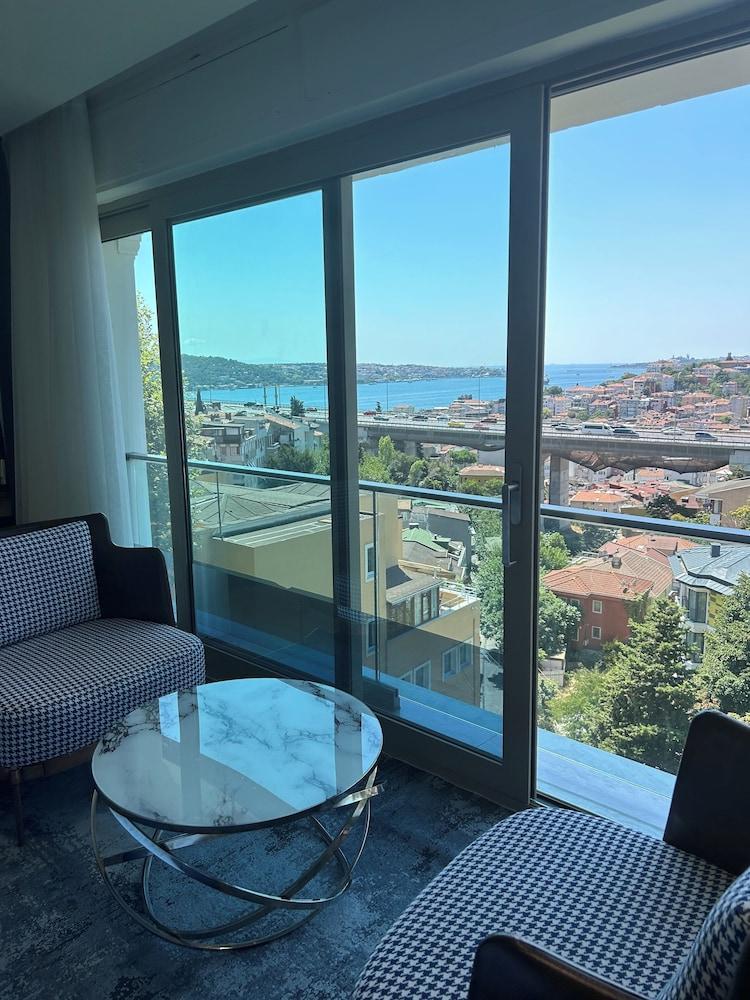 Mona Bosphorus Room Type - Deluxe Room with Sea View