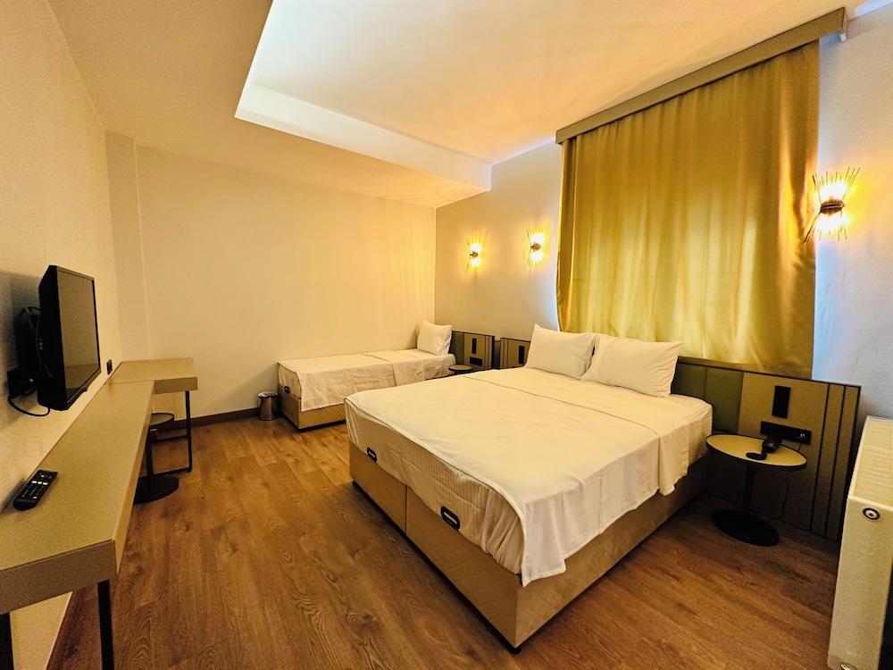 NICE ROYAL CITY Room Type - Standard Double Room