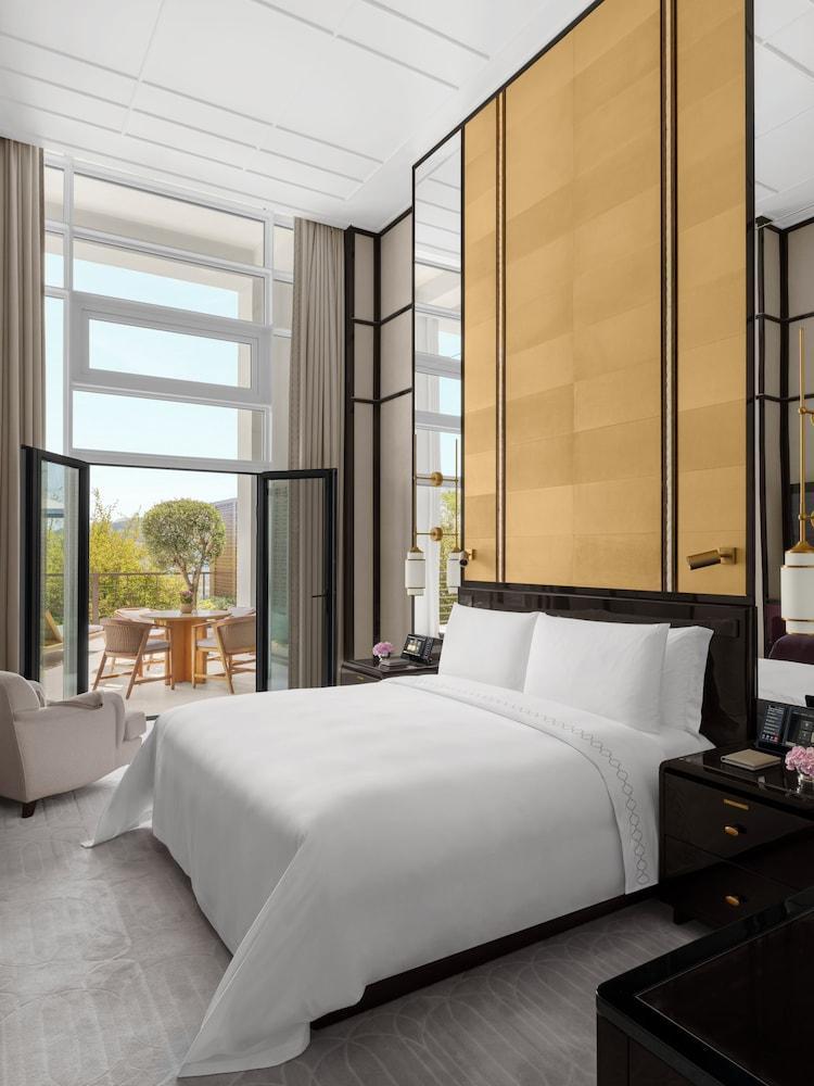 The Peninsula Istanbul Room Type - Executive Bosphorus Suite With Balcony, 1 King Bed