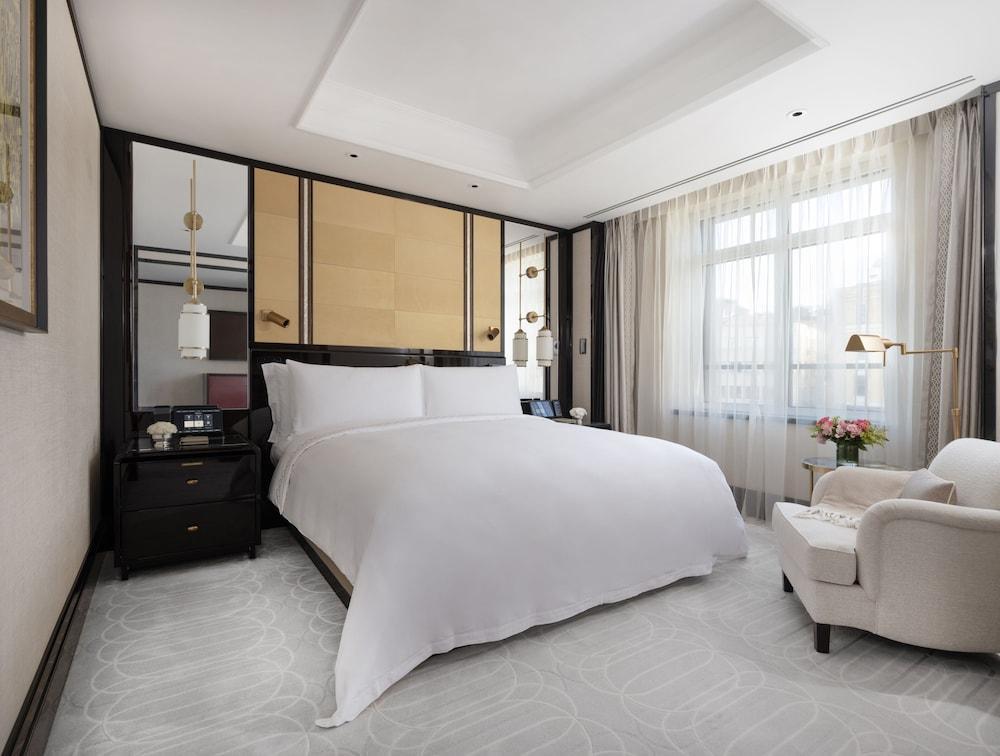The Peninsula Istanbul Room Type - Superior Suite, 1 King Bed with Sofa Bed The Peninsula Istanbul Room Type - Superior Suite, 1 King Bed with Sofa Bed