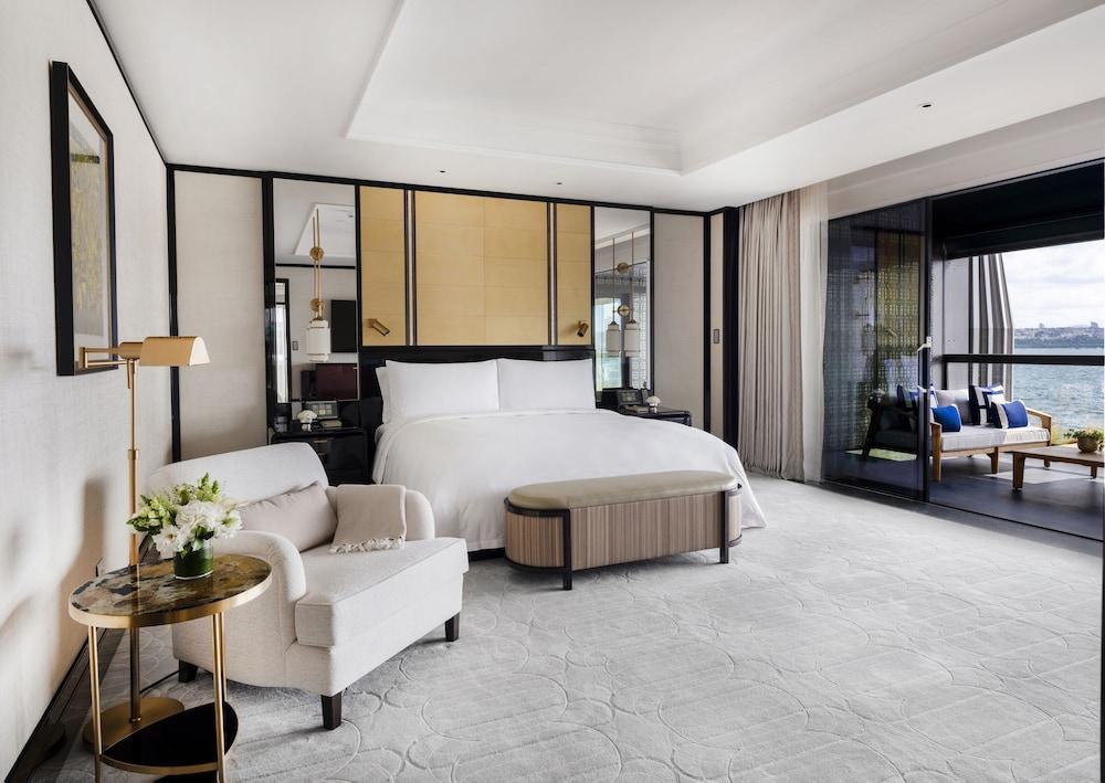 The Peninsula Istanbul Room Type - Premier Bosphorus Suite With Balcony, 1 King Bed