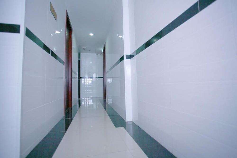 Pay-Less Guest House - Hostel - Tap to explore photos