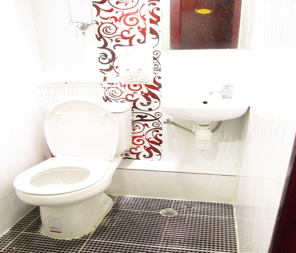 Pay-Less Guest House - Hostel Room Type - Single Room