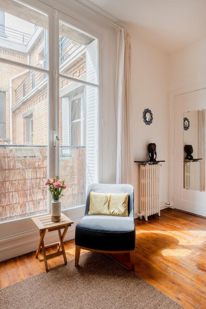 Saint Germain Bac Residence - Tap to explore photos