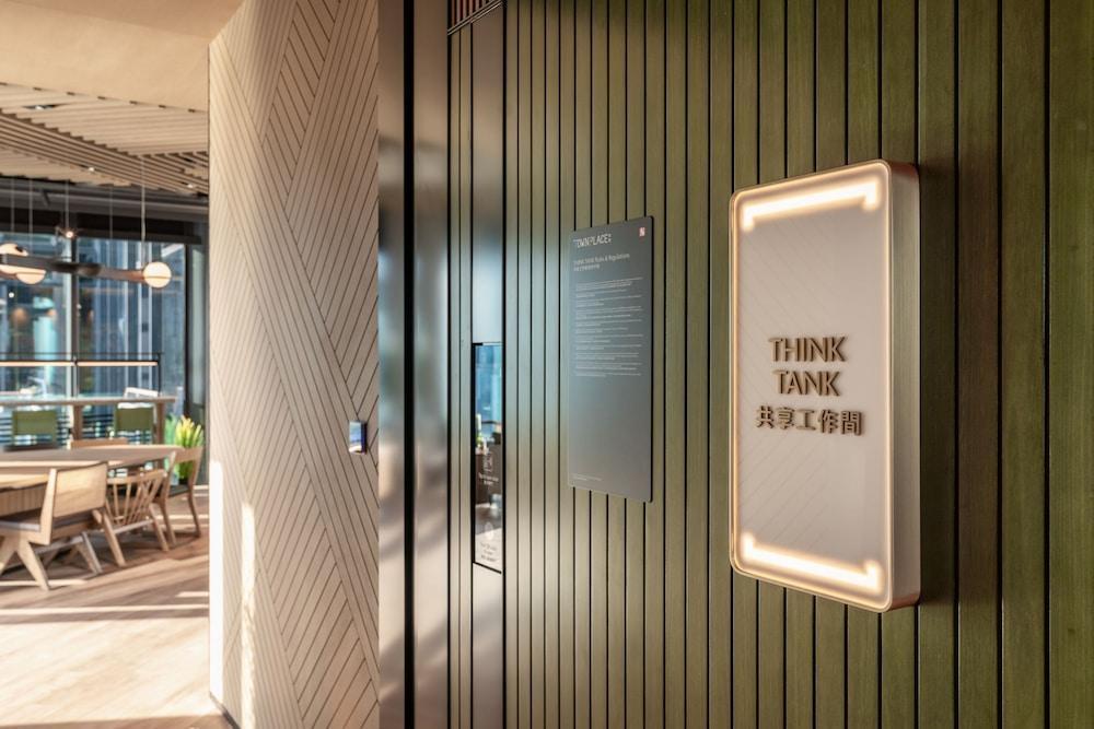 TOWNPLACE WEST KOWLOON - Tap to explore photos