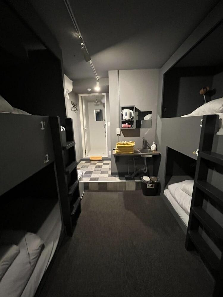 Rhodes Otsuka Hotel - Hostel Room Type - Basic Quadruple Room