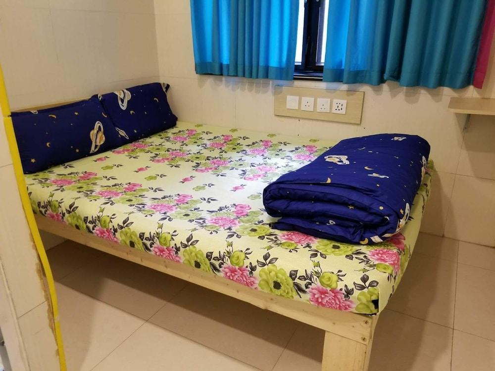 Cebu Hostel Room Type - Basic Double Room