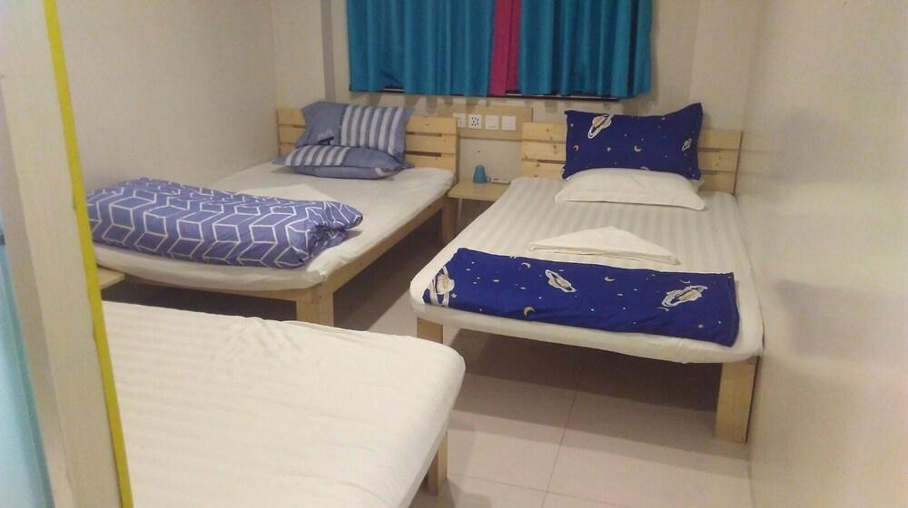Cebu Hostel Room Type - Basic Quadruple Room, 1 Bedroom, Non Smoking