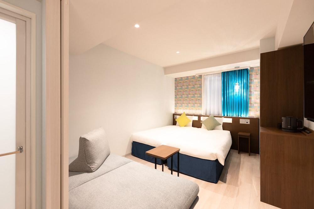 Karaksa Hotel Colors Tokyo Yaesu Room Type - King Double, Non Smoking for 2 people
