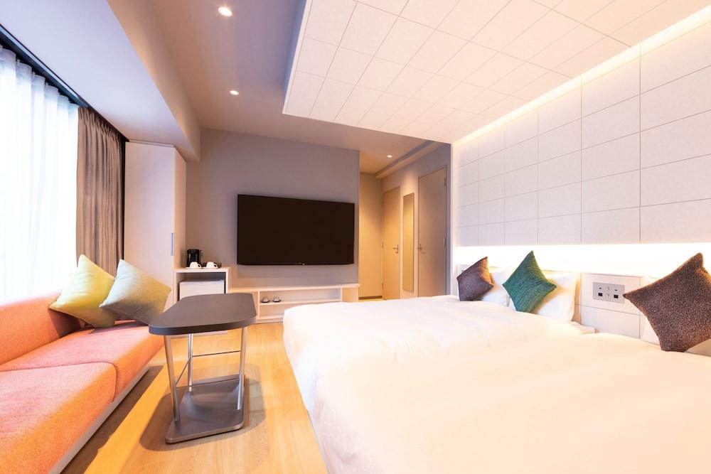 Karaksa Hotel Colors Tokyo Yaesu Room Type - Deluxe Wide Twin, Non Smoking for 4 people