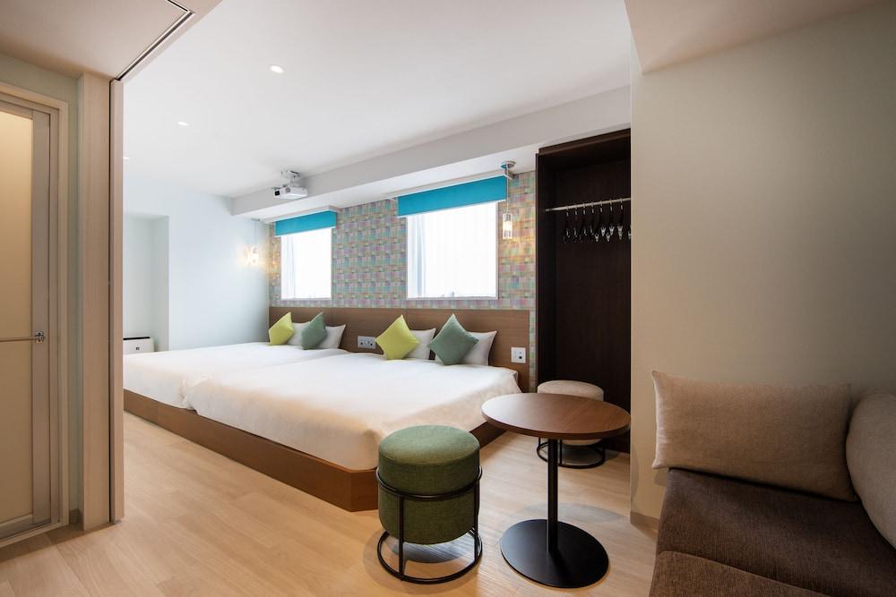 Karaksa Hotel Colors Tokyo Yaesu Room Type - Comfort Wide Twin, Non Smoking for 4 people