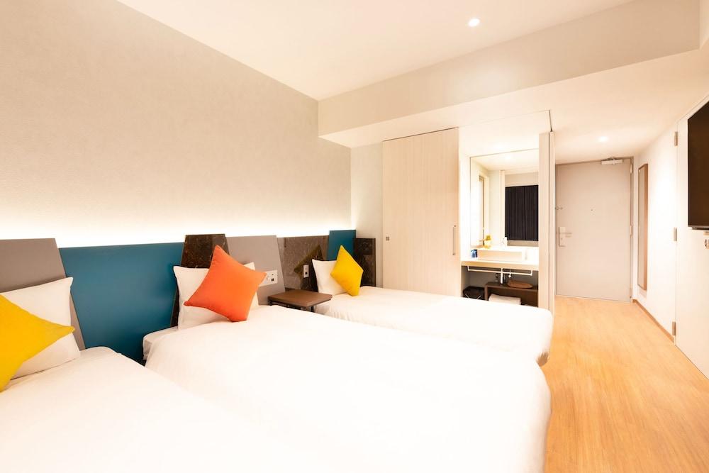Karaksa Hotel Colors Tokyo Yaesu Room Type - Superior Triple, Non Smoking for 3 people