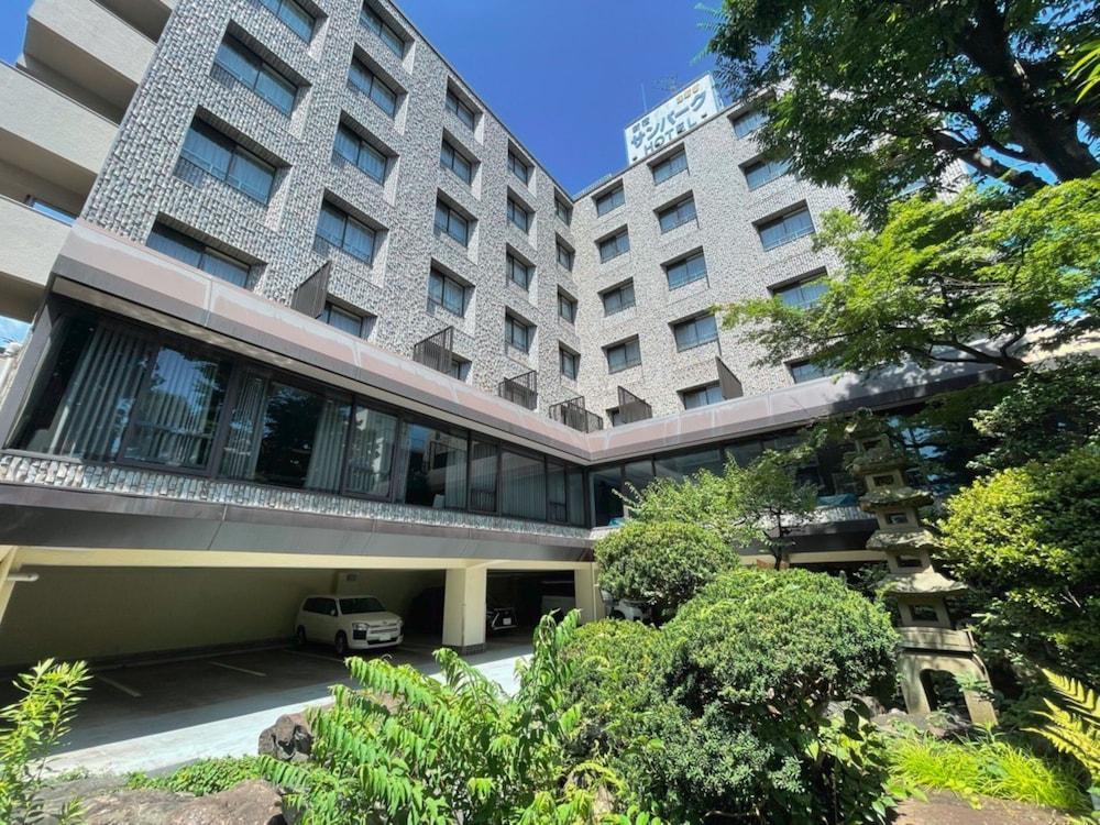 Shinjuku Sun Park Hotel - Tap to explore photos