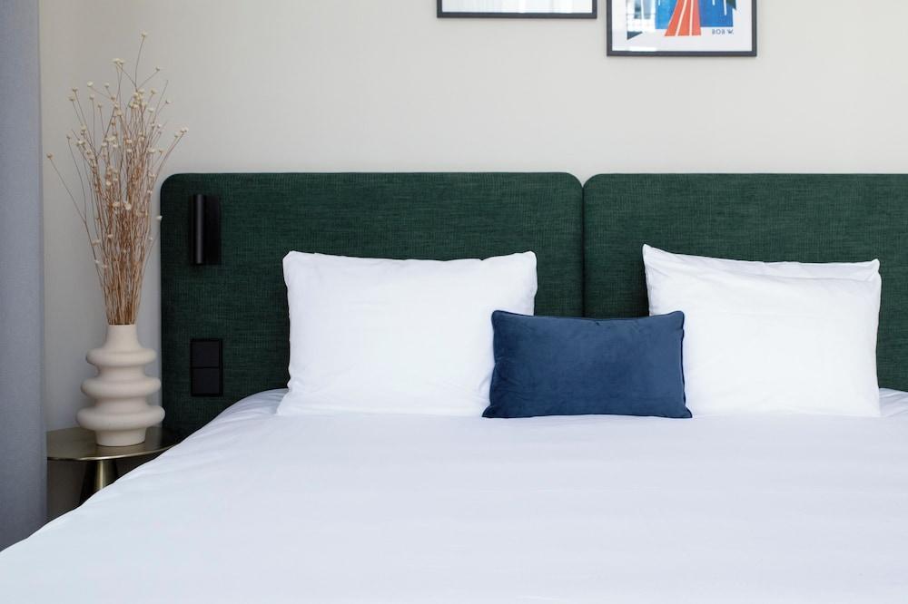 Bob W Amsterdam Oosterpark Room Type - Standard Room
