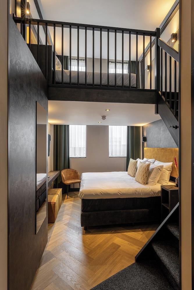 Monument Hotel Room Type - Comfort Quadruple Room
