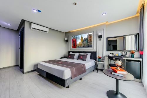 Intercity Hotel Istanbul Airport - Tap to explore photos