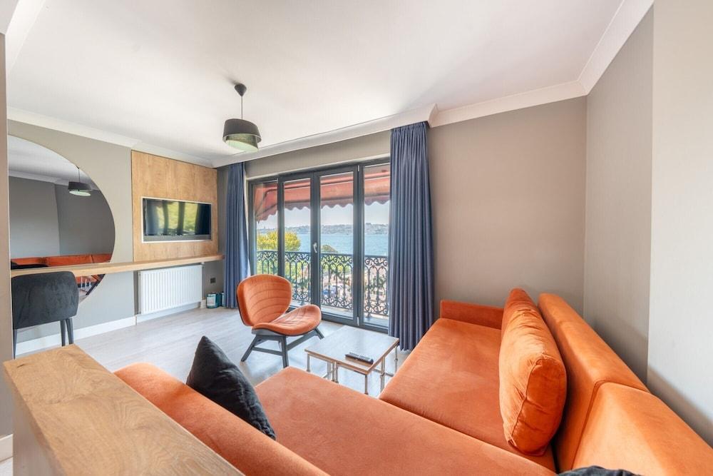 216 Bosphorus