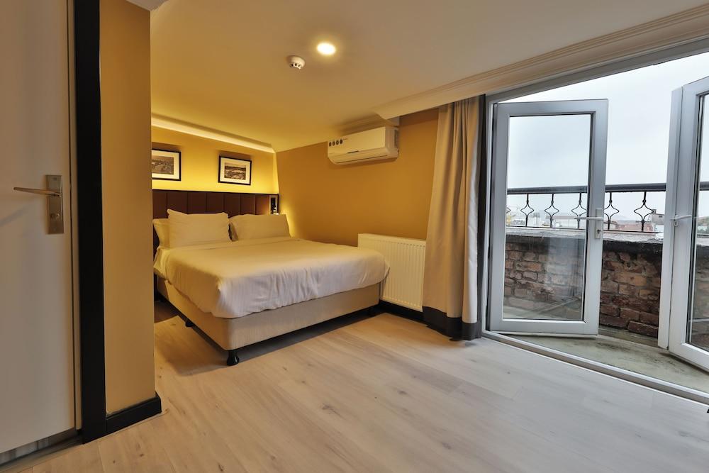 EA Exclusive Hotel Room Type - Panoramic Double Room