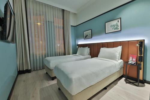 EA Exclusive Hotel Room Type - Twin Room