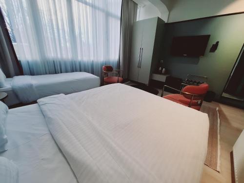 EA Exclusive Hotel Room Type - Superior Double or Twin Room