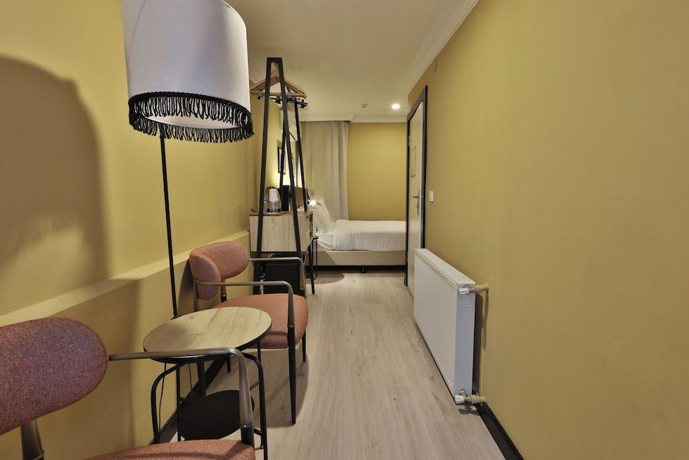 EA Exclusive Hotel Room Type - Design Double Room