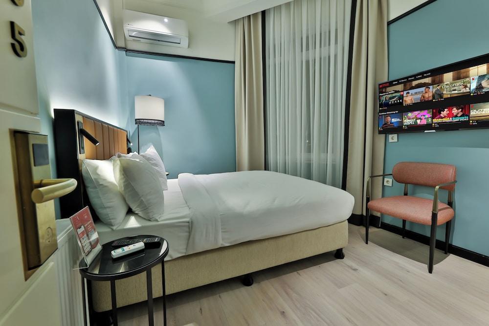 EA Exclusive Hotel Room Type - Economy Double Room