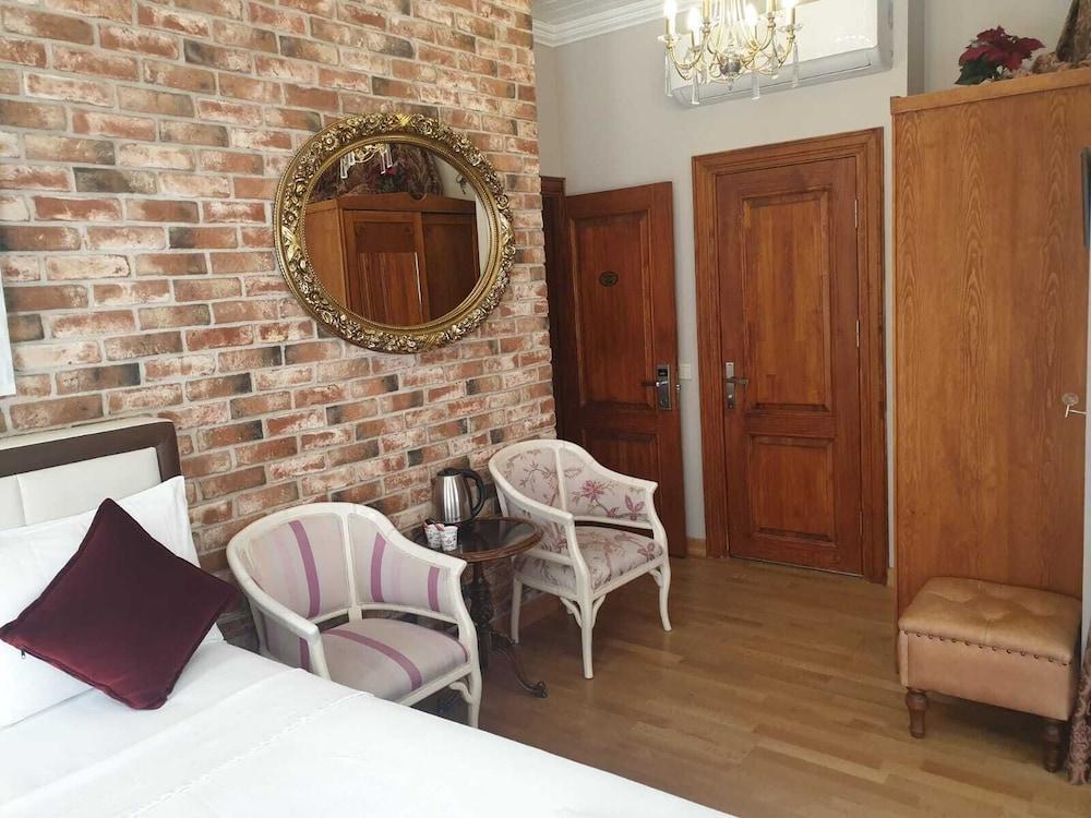 Bosphorus Bridge Hotel Room Type - Deluxe Room