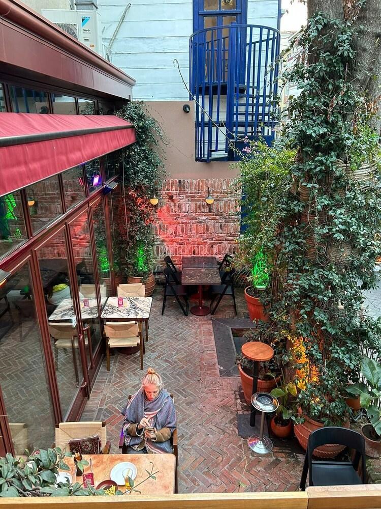 BKM Mutfak Hostel - Tap to explore photos