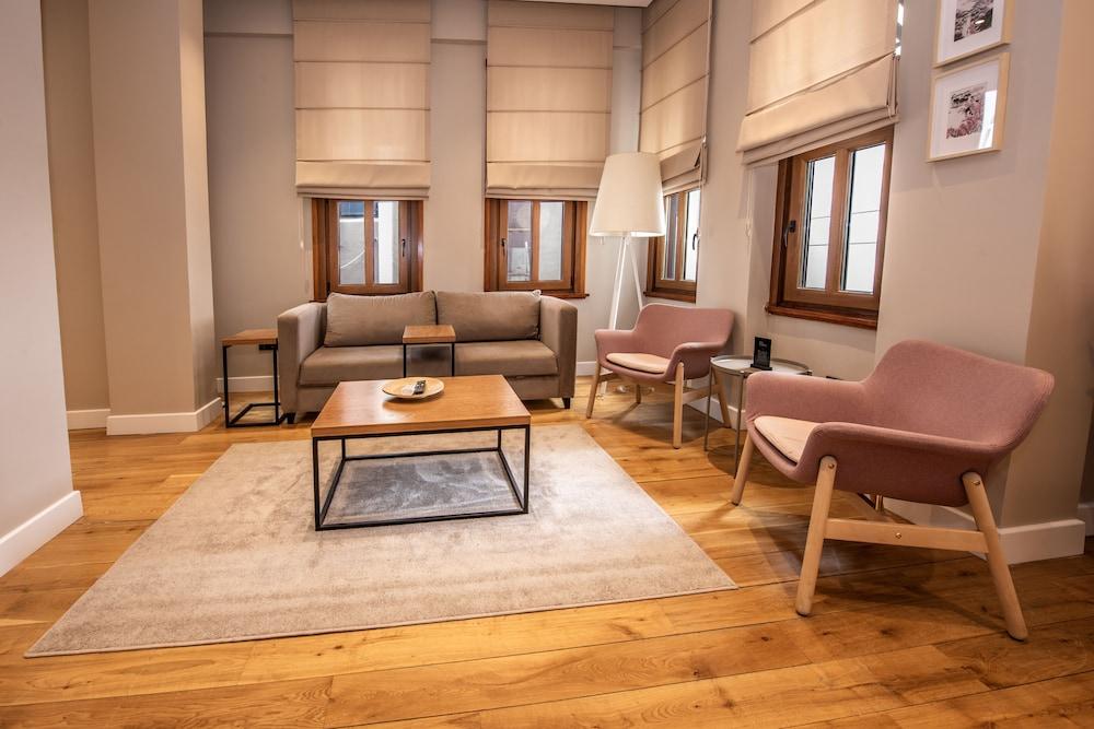 Bguest Pera Suites - Tap to explore photos