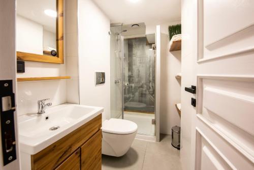 Bguest Pera Suites - Tap to explore photos