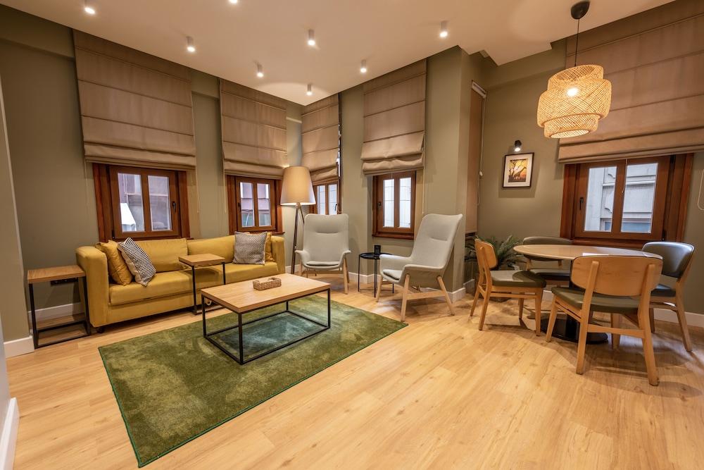 Bguest Pera Suites Room Type - Junior Suite