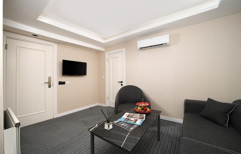Moss Suites Hotel Room Type - Deluxe Suite Moss Suites Hotel Room Type - Deluxe Suite